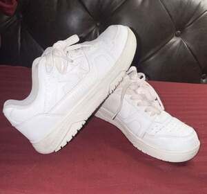 Starter 440-10910 Size 7M White Court Sneakers